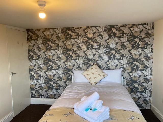 Berks Luxury Serviced Apartments,5 Bedrooms, 5 Double Beds, 2 Bathrooms, Free Super Fast Wifi & Parking Earley 外观 照片