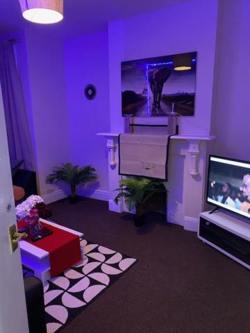 Berks Luxury Serviced Apartments,5 Bedrooms, 5 Double Beds, 2 Bathrooms, Free Super Fast Wifi & Parking Earley 外观 照片